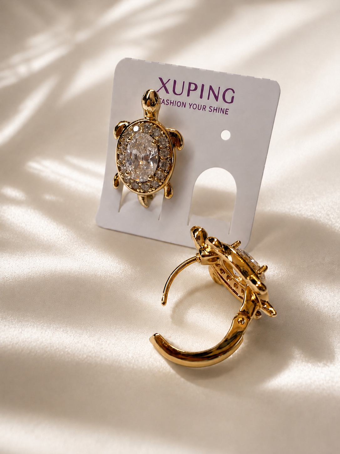 Aretes Xuping Baño en Oro 18k Tortuga con Circonia / Gold Plated Turtle Crystal Earrings