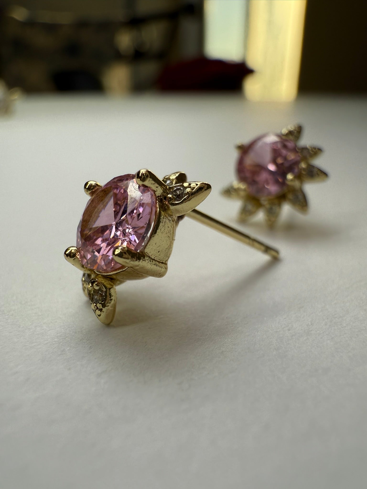 Aretes Xuping Baño en Oro 18k Flor con Circonia Rosa / Gold Plated Pink Crystal Flower Earrings