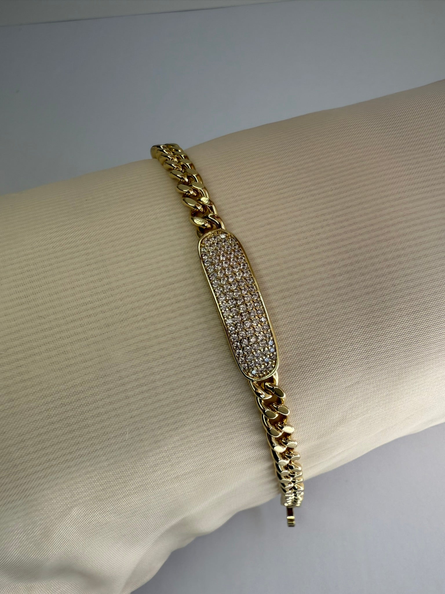 Pulsera Xuping Baño en Oro 18k Eslabón Cubano con Cristales / Gold Plated Cuban Link Bracelet
