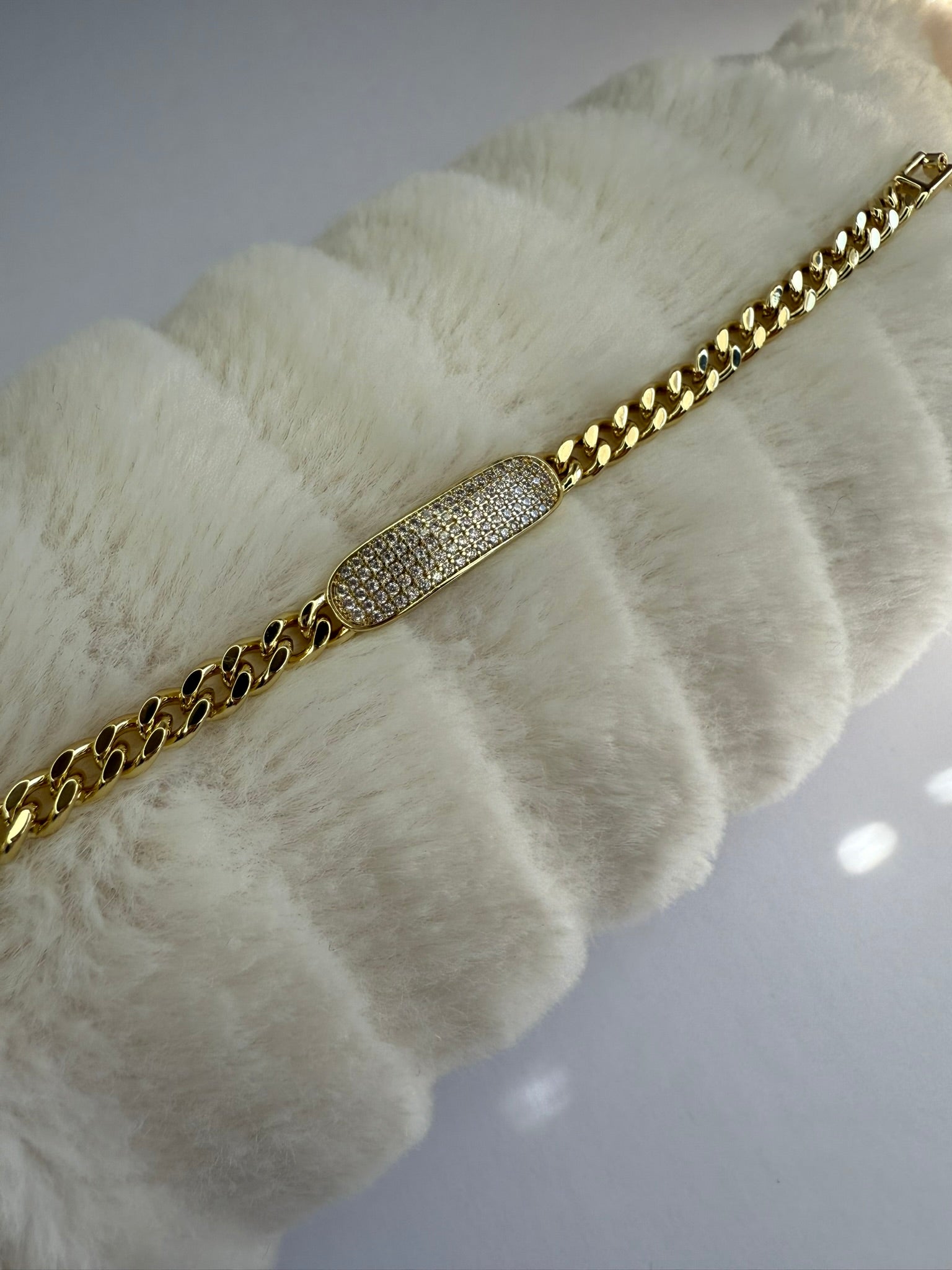 Pulsera Xuping Baño en Oro 18k Eslabón Cubano con Cristales / Gold Plated Cuban Link Bracelet