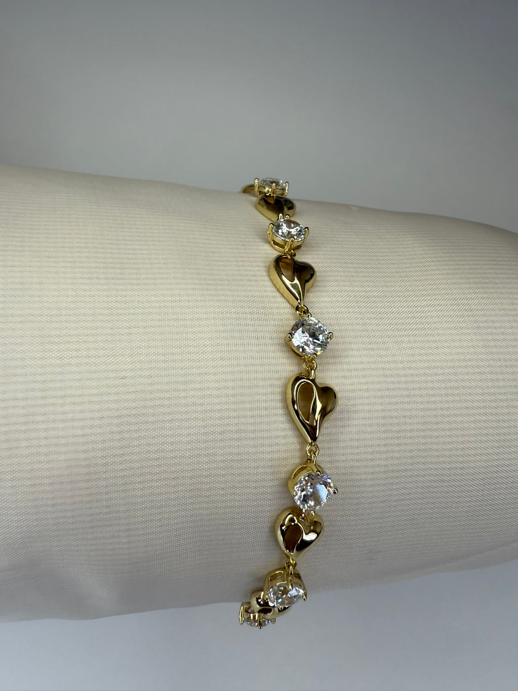 Pulsera Xuping Baño en Oro 18k Corazones y Circonias / Gold Plated Heart and Crystal Bracelet