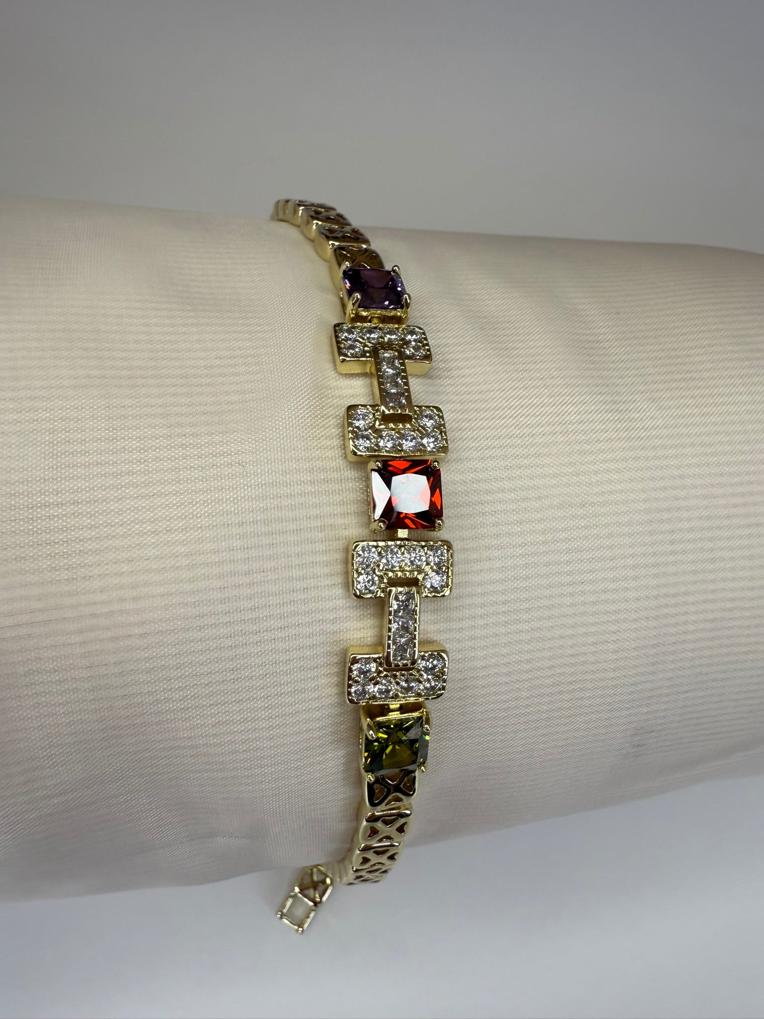 Pulsera Xuping Baño en Oro 18k con Cristales Multicolor / Gold Plated Multicolor Crystal Bracelet