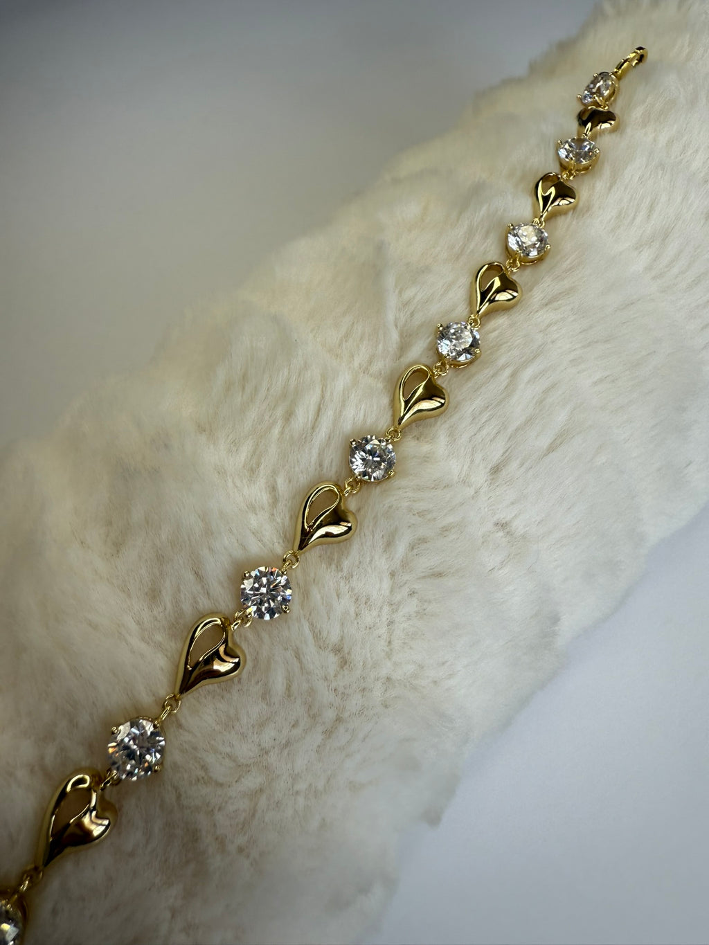 Pulsera Xuping Baño en Oro 18k Corazones y Circonias / Gold Plated Heart and Crystal Bracelet