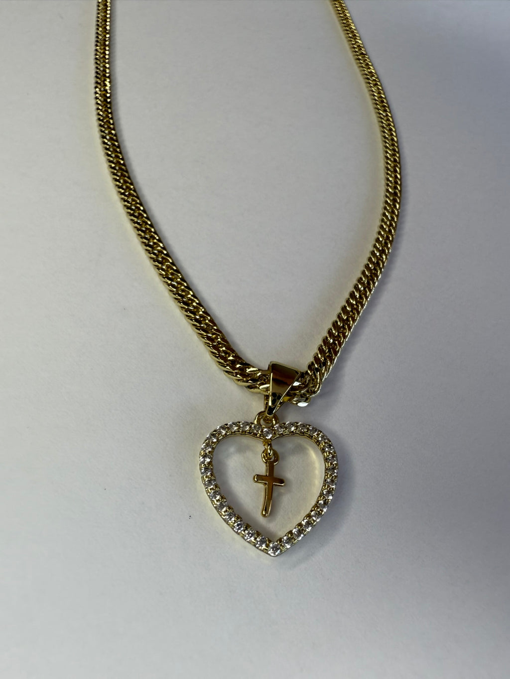 Collar Xuping Baño en Oro 18k Cadena Cubana Corazón con Cruz y Cristales / Gold Plated Curb Chain Heart Cross Pendant Necklace with Crystals