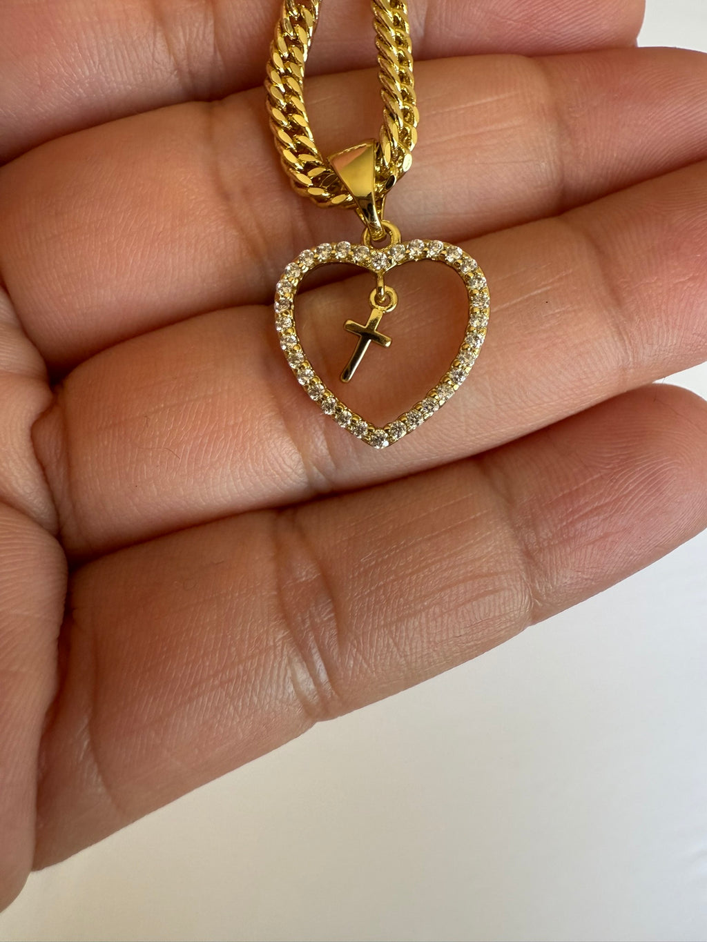 Collar Xuping Baño en Oro 18k Cadena Cubana Corazón con Cruz y Cristales / Gold Plated Curb Chain Heart Cross Pendant Necklace with Crystals